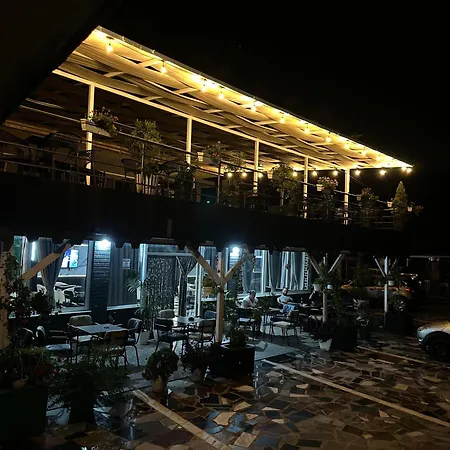 Restorant And Vellezerit Ndoj מלון דראץ'