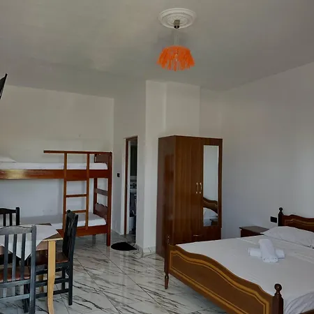 Hotel Restorant And Vellezerit Ndoj